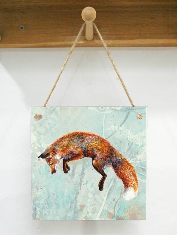 Field and Fur Gifts - Hanging Art plaque, Felix and the Bee, Fox and Bee