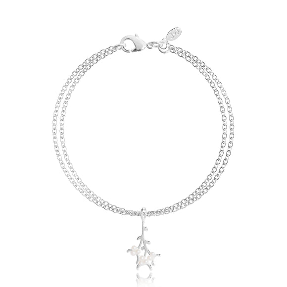 Joma Jewellery MEET ME UNDER THE MISTLETOE - silver and pearl charm on a silver bracelet - Gifteasy Online