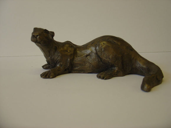 Otter crouching, Cold cast bronze sculpture - Gifteasy Online